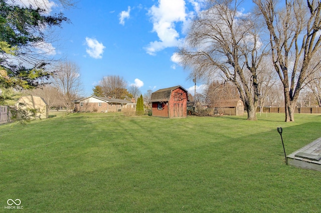 view of yard with a shed