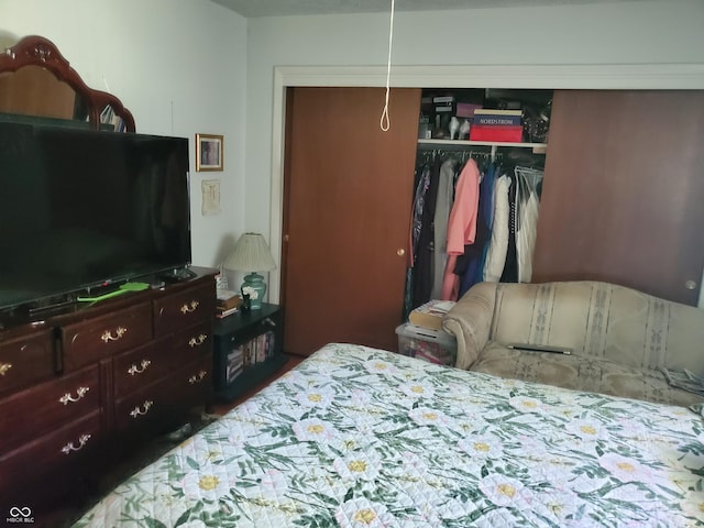 bedroom featuring a closet