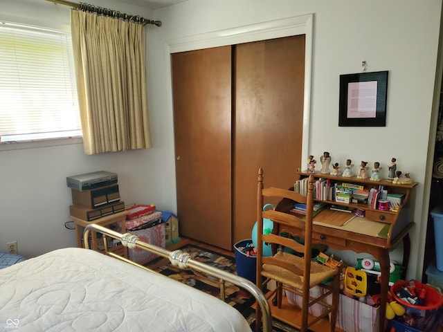 bedroom featuring a closet