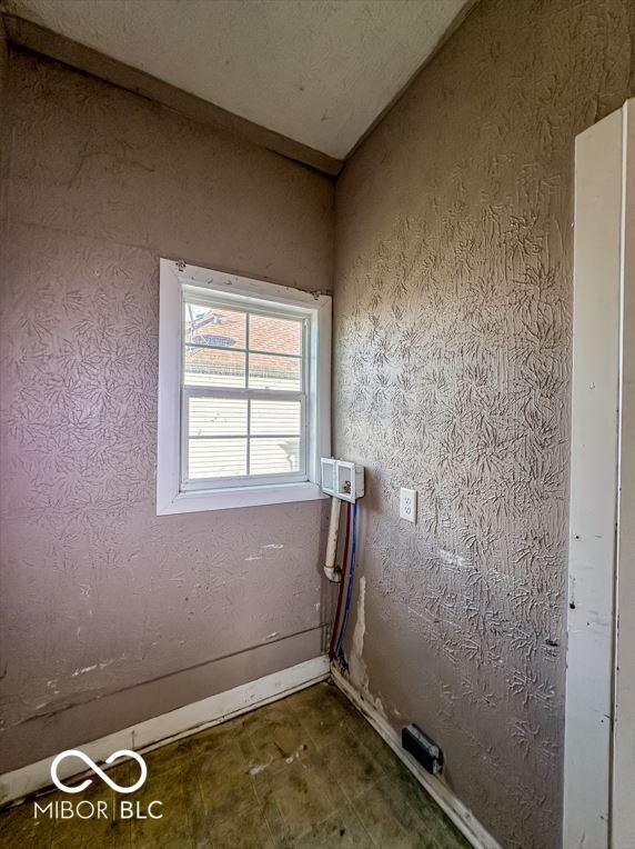 laundry room featuring washer hookup