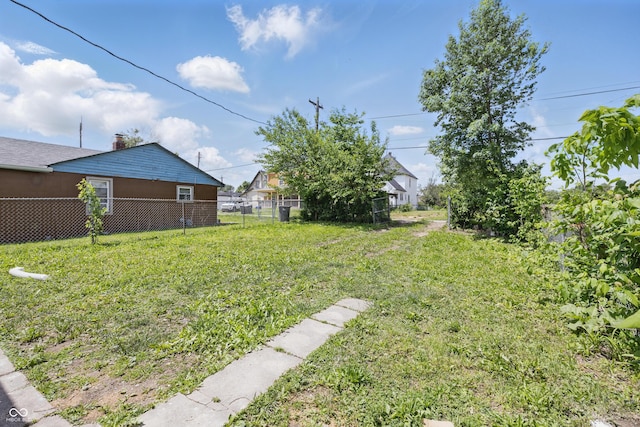 2218 N Arsenal Ave, Indianapolis, IN 46218 - view of yard