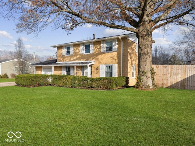 view of front of house featuring a front yard