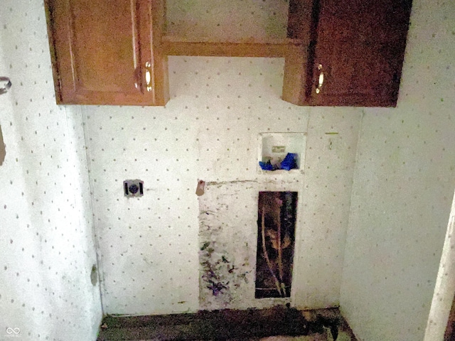 4726 E 210 N, Lebanon, IN 46052 - laundry room with cabinet space