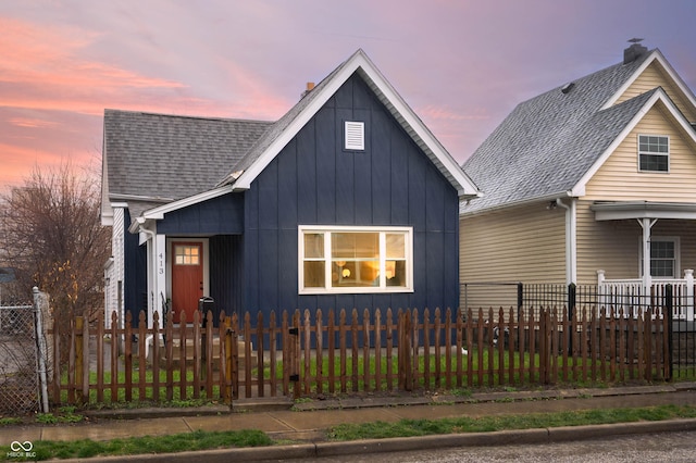 view of front of property