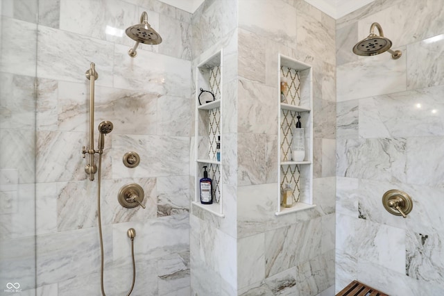 bathroom featuring tiled shower