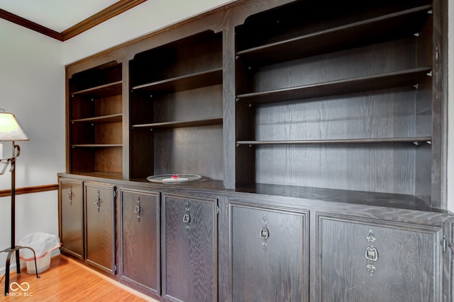 room details featuring hardwood / wood-style floors and ornamental molding