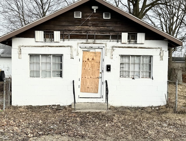 view of front facade