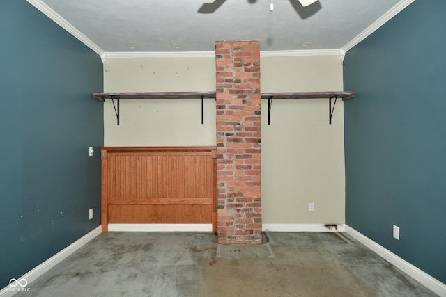 empty room with ceiling fan, carpet, and ornamental molding