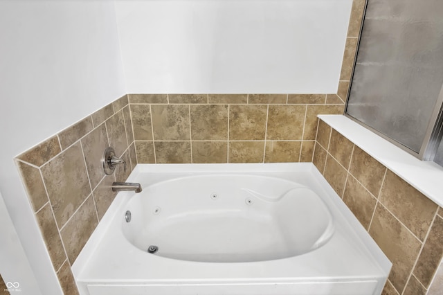 bathroom featuring a bathing tub