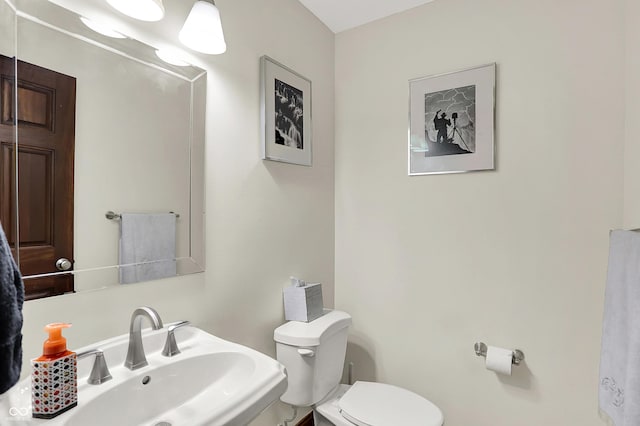 3592 W Smokey Row Rd, Bargersville, IN 46106 - bathroom featuring a sink and toilet