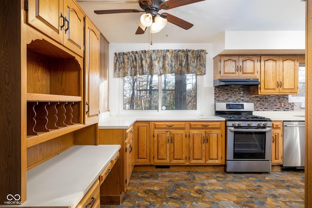 kitchen featuring backsplash, stainless steel appliances, and ceiling fan