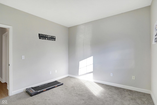 view of carpeted spare room