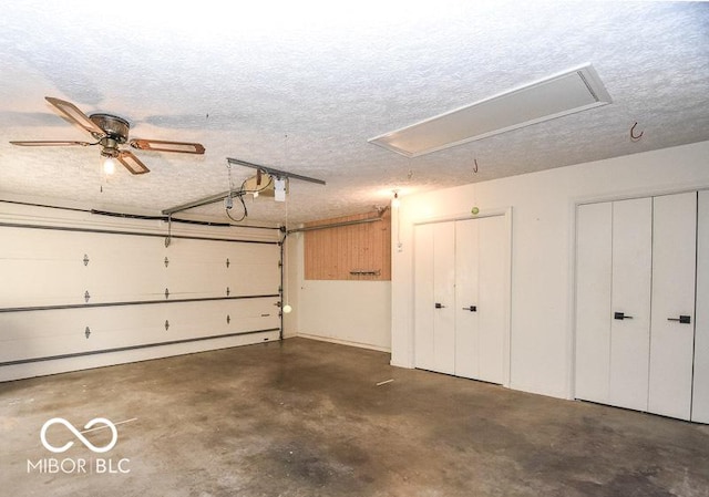 garage featuring ceiling fan