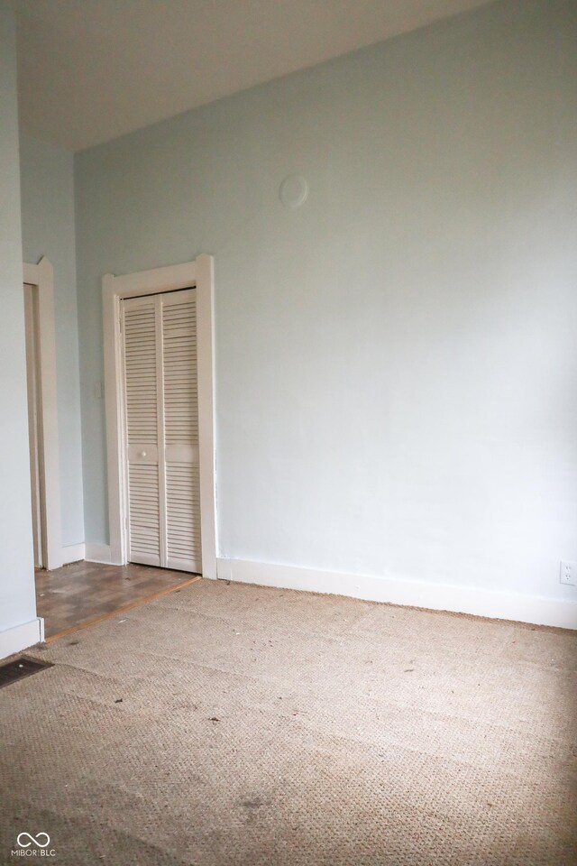 view of carpeted spare room