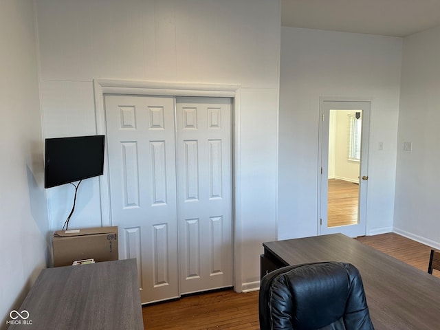 office area with dark hardwood / wood-style floors