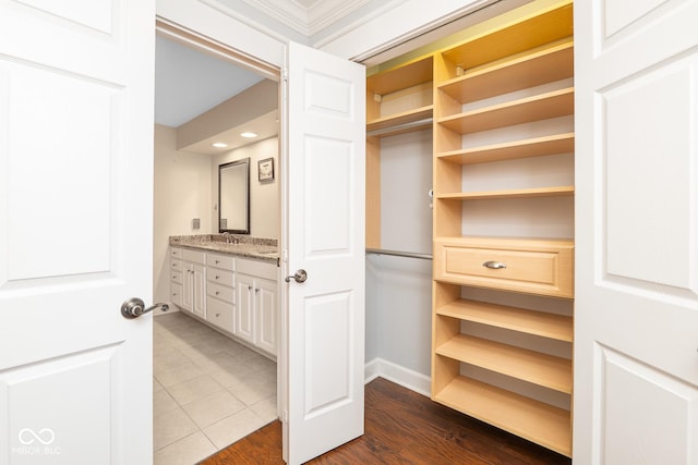 closet with sink