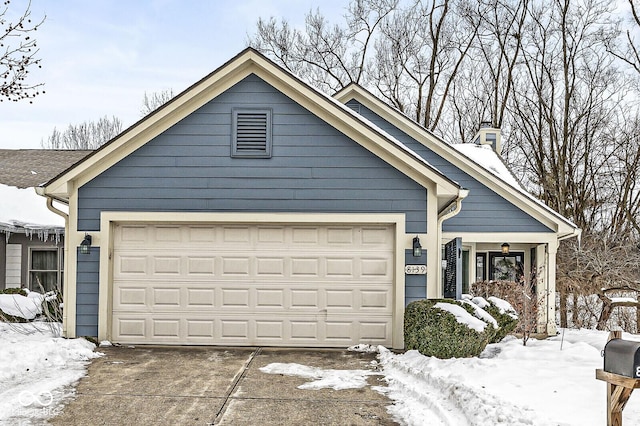 view of front facade with a garage