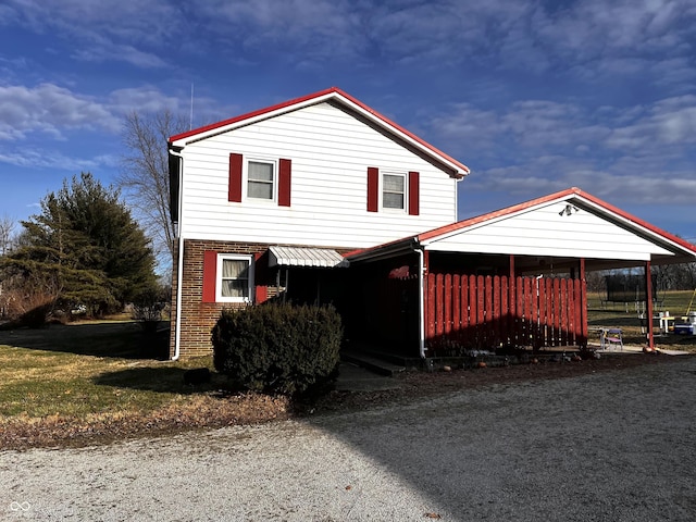 view of front of property with a front lawn