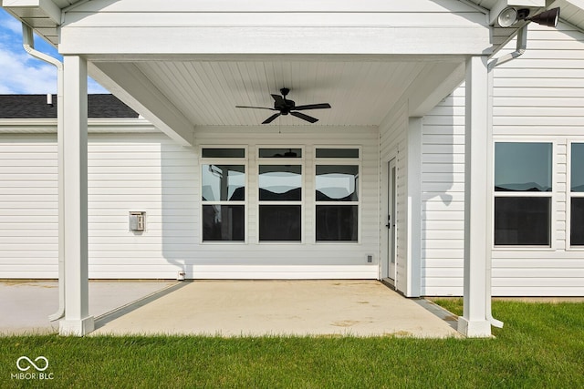 view of patio featuring a ceiling fan