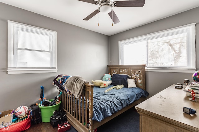 bedroom featuring ceiling fan