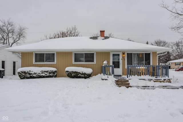 view of front of property