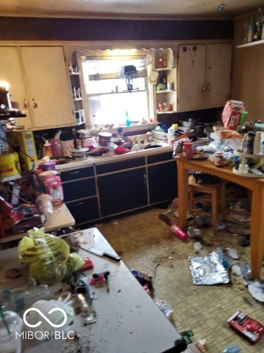 miscellaneous room with a workshop area