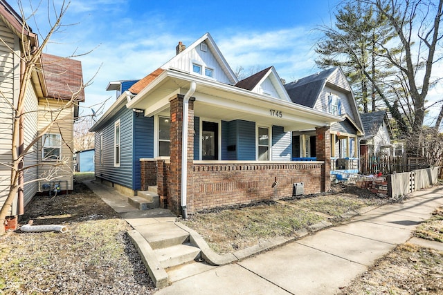 view of front of house featuring a porch