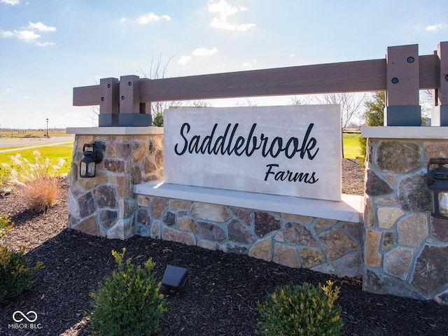 view of community / neighborhood sign