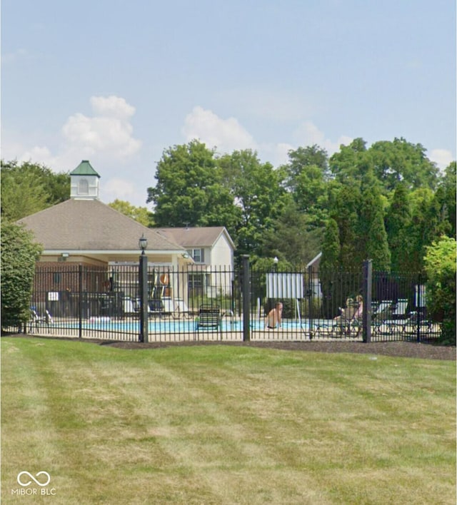 exterior space featuring a lawn