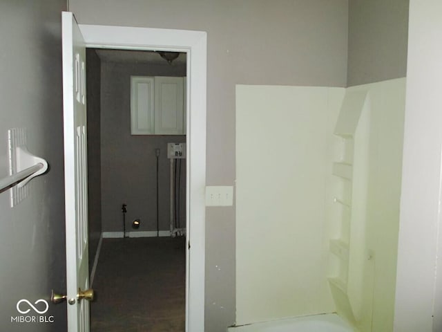 1138 W 33rd St, Indianapolis, IN 46208 - view of full bathroom