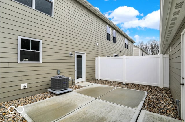 3921 Wren Dr, Brownsburg, IN 46112 - view of patio / terrace