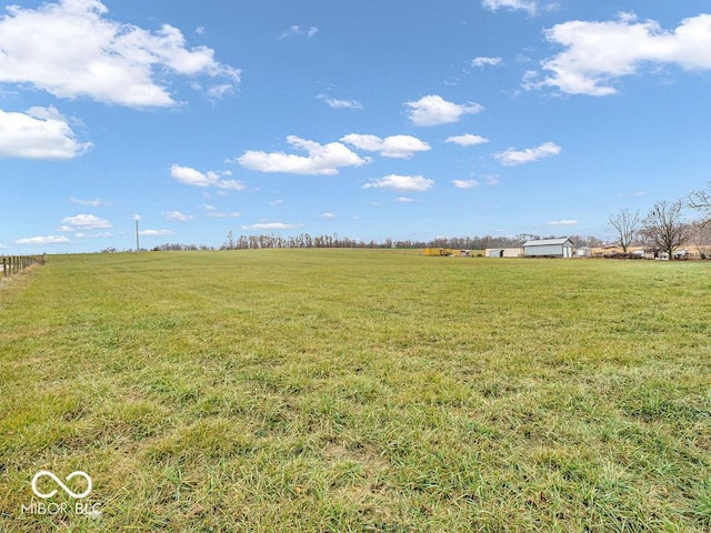 view of yard featuring a rural view