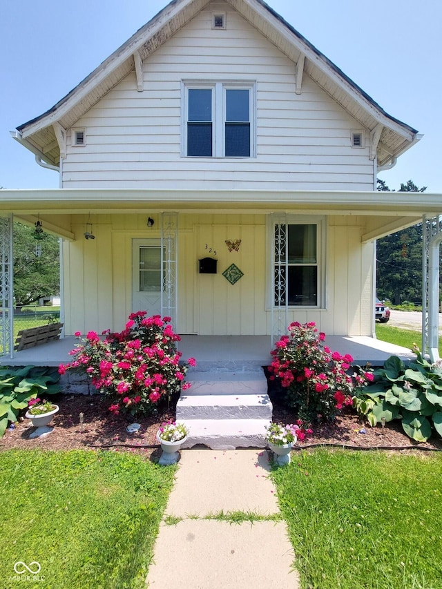 325 S Market St, Thorntown, IN 46071 - view of front facade featuring a porch