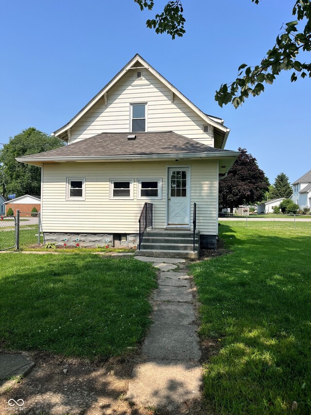 325 S Market St, Thorntown, IN 46071 - view of front of house featuring entry steps