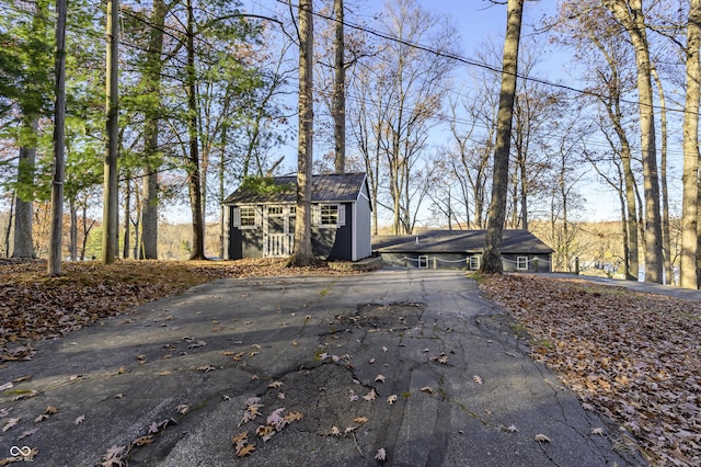 view of front of home with an outbuilding