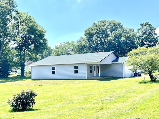 521 N Swain St, Ingalls, IN 46048 - photo 25