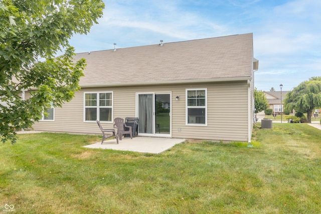 1226 Arlington Dr, Greenfield, IN 46140 - back of house featuring a patio area and a yard