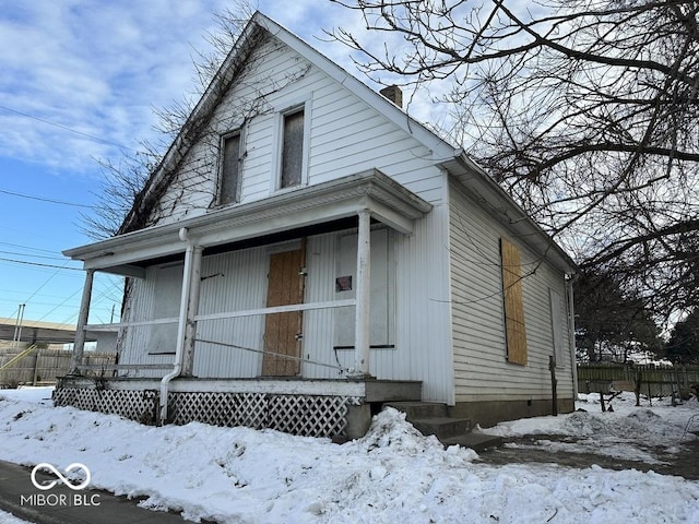 bungalow featuring covered porch