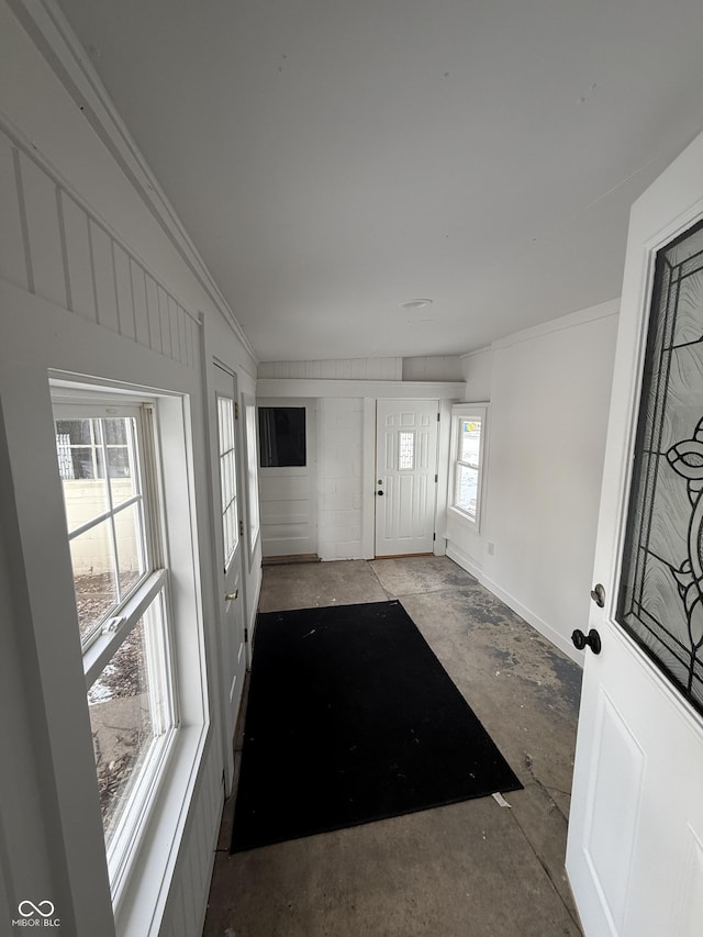 foyer with crown molding