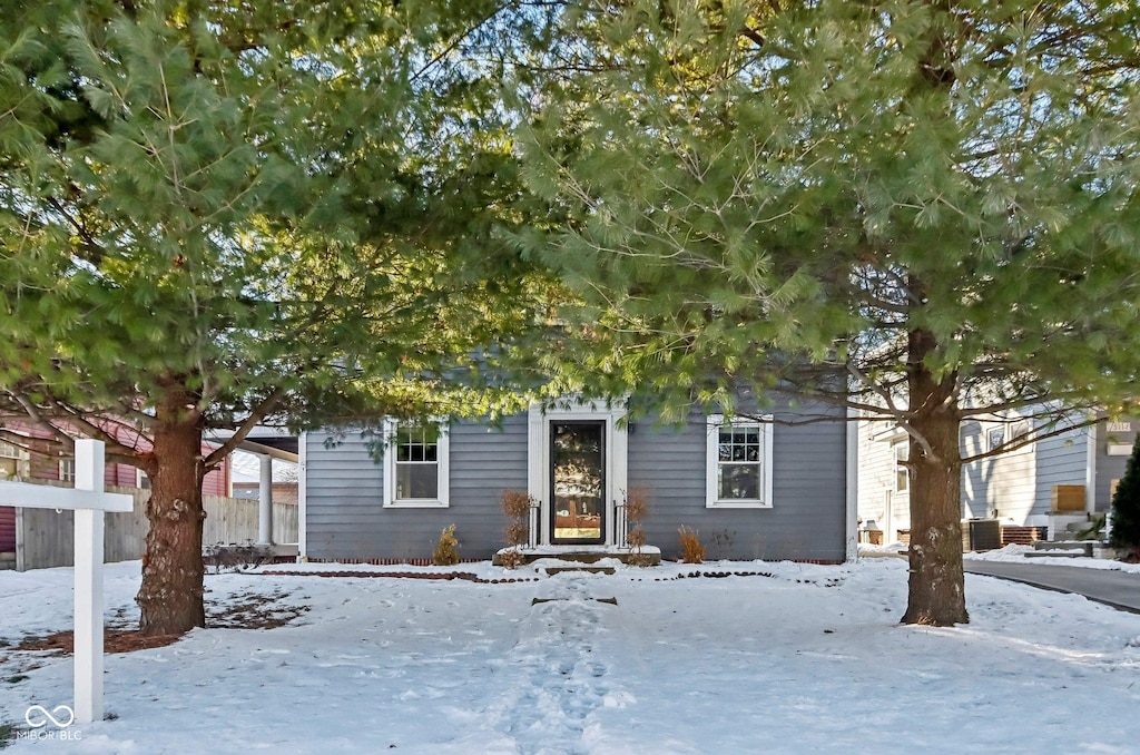 view of front facade