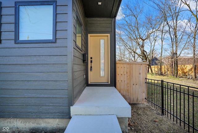 1656 Roosevelt Ave, Indianapolis, IN 46218 - entrance to property featuring fence