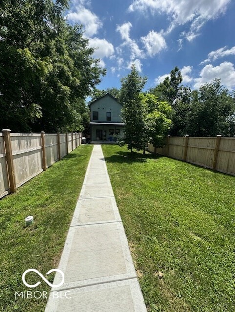 1656 Roosevelt Ave, Indianapolis, IN 46218 - view of fenced backyard