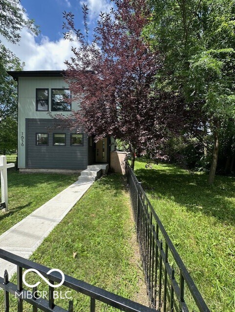 1656 Roosevelt Ave, Indianapolis, IN 46218 - view of front of property
