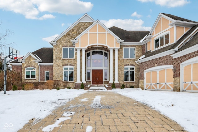 view of front facade featuring a garage