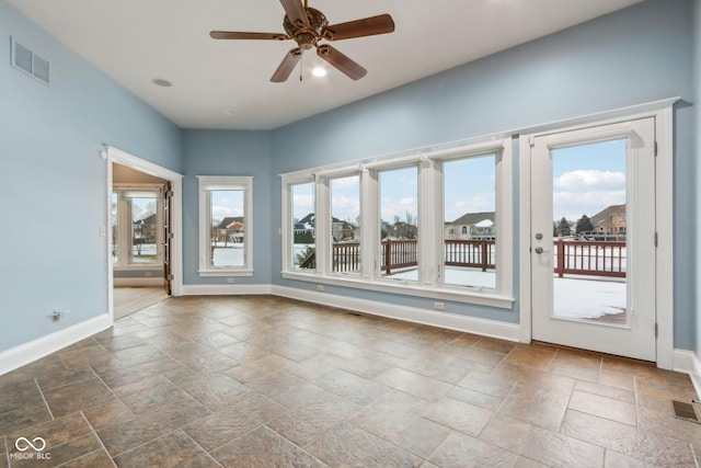 empty room with ceiling fan