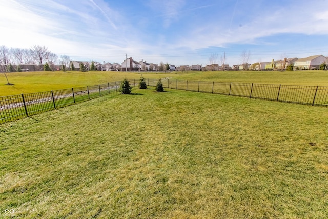 view of yard featuring a rural view