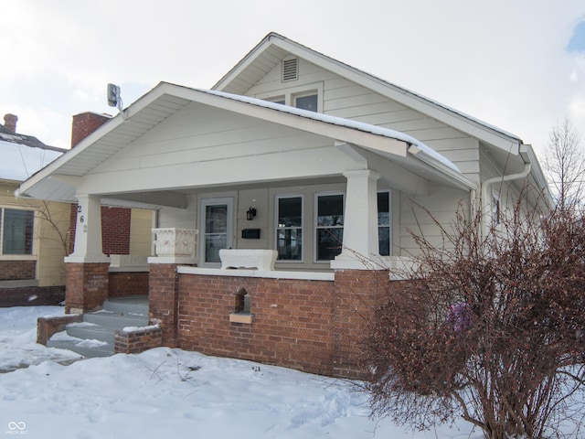 view of front of property featuring a porch