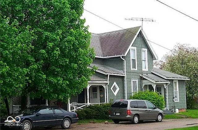 view of front facade