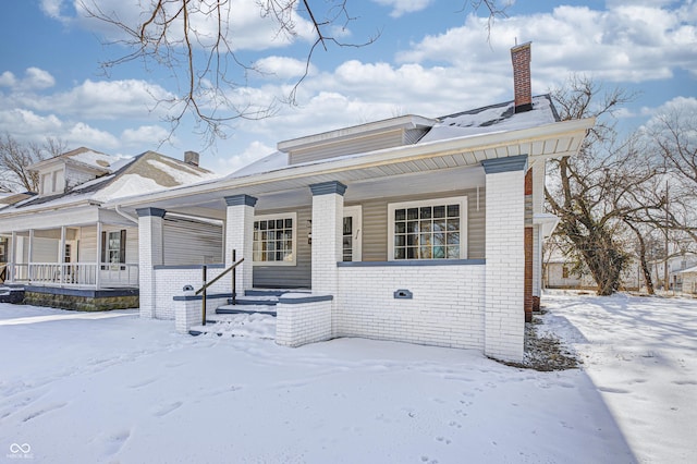 view of front of property featuring a porch