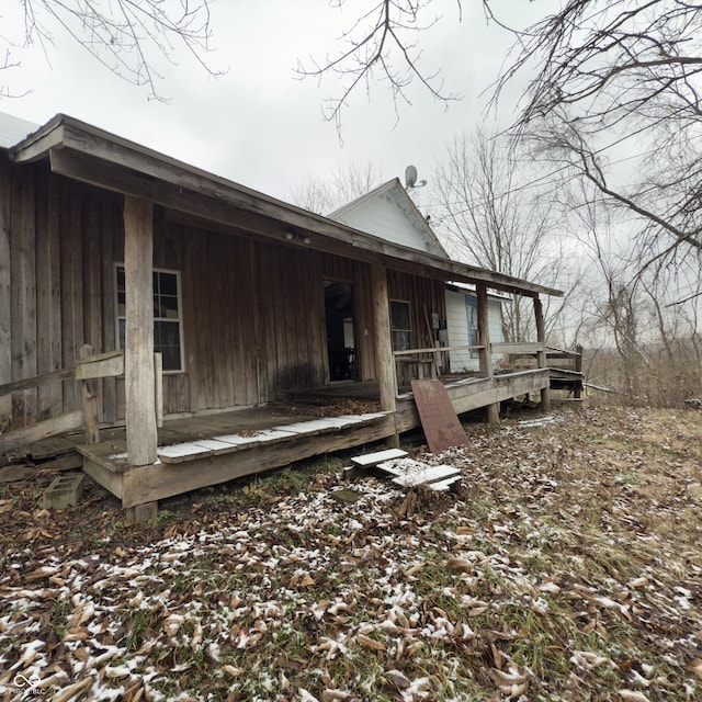 exterior space featuring a porch